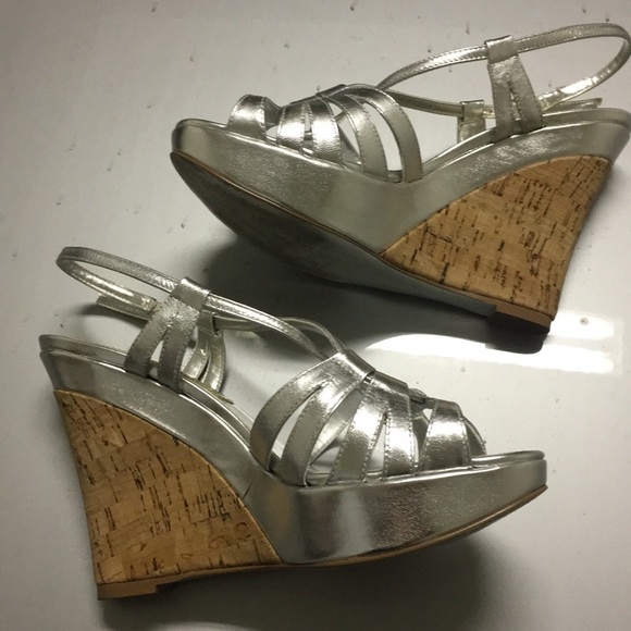 Wedge sandals - Picture 2 of 3